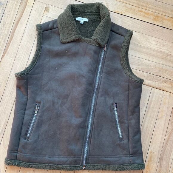SKIES ARE BLUE faux shearling vest, olive green, size medium - Picture 1 of 5